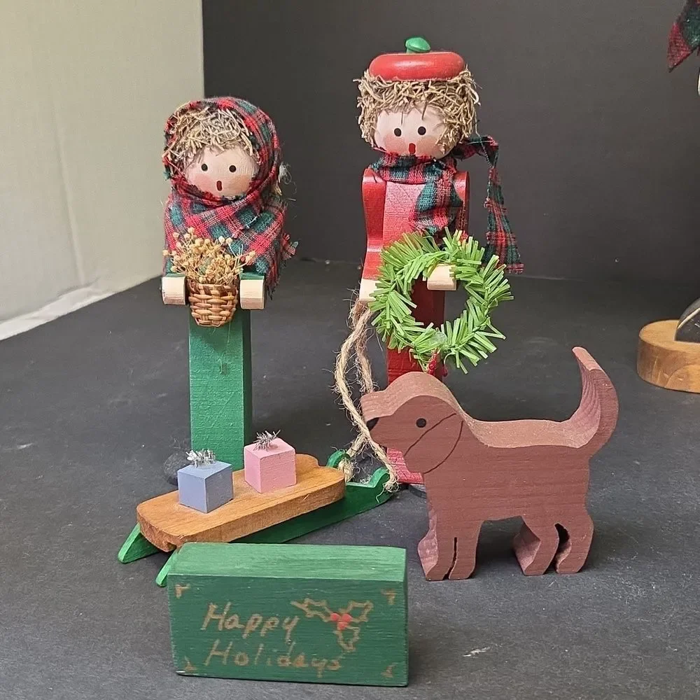 VINTAGE Wooden Dickens style‎ Christmas Carolers with Lamp post - Handmade